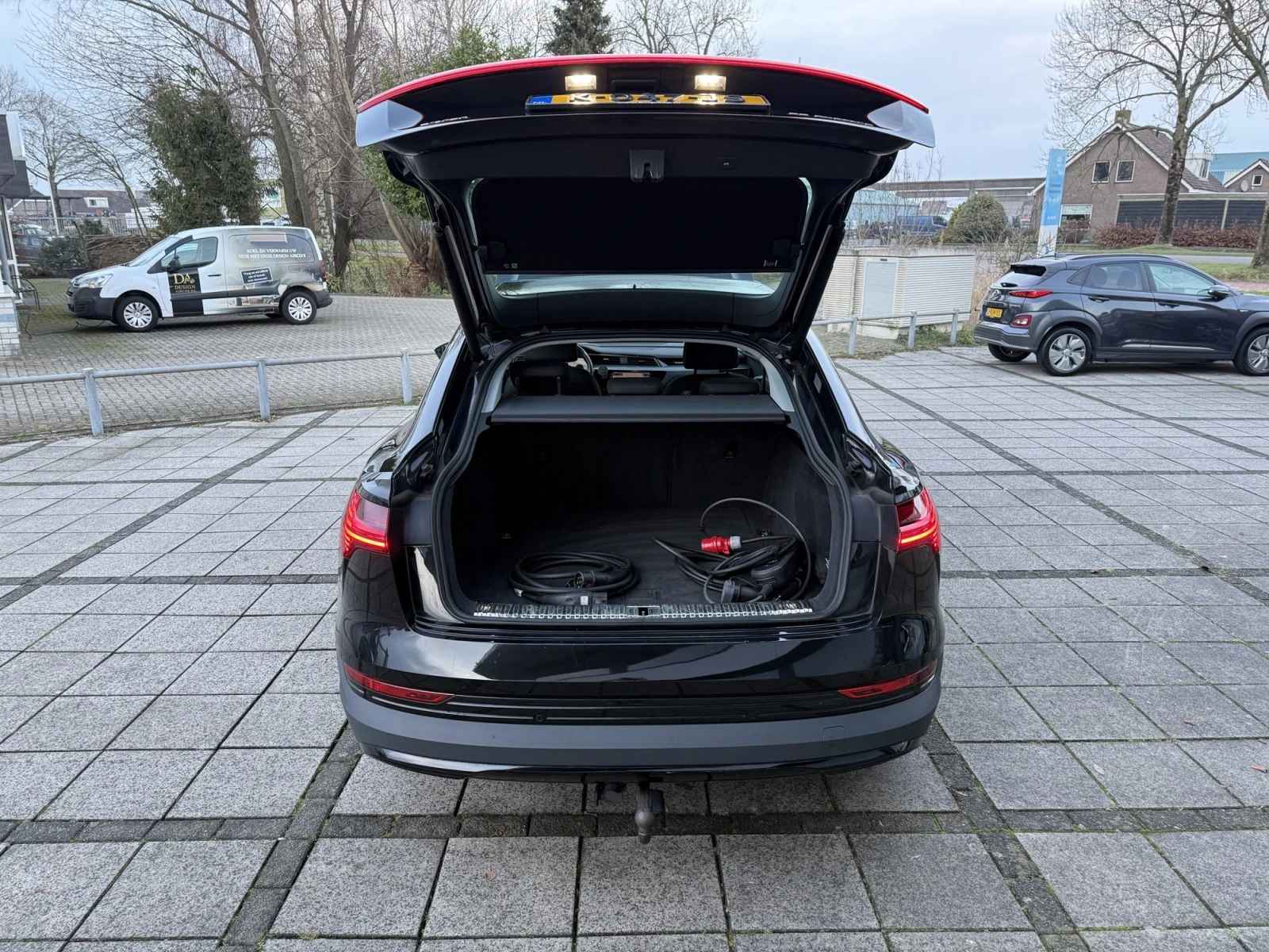 Audi E-Tron Sportback 55 Quattro, снимка 8 - Автомобили и джипове - 54191275