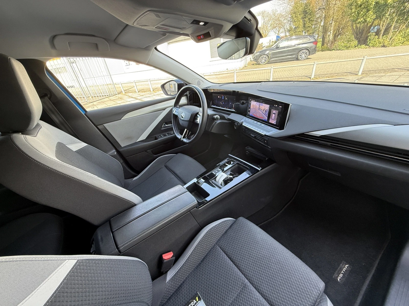 Opel Astra  Sports Tourer 1.6 Business, снимка 11 - Автомобили и джипове - 54414405