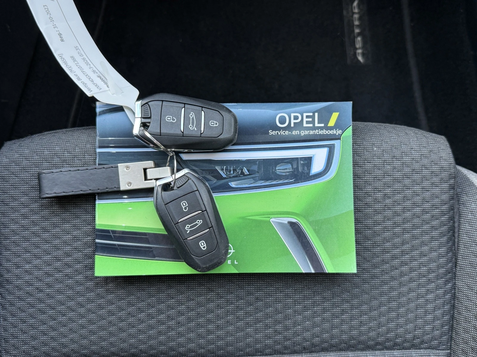 Opel Astra  Sports Tourer 1.6 Business, снимка 14 - Автомобили и джипове - 54414405