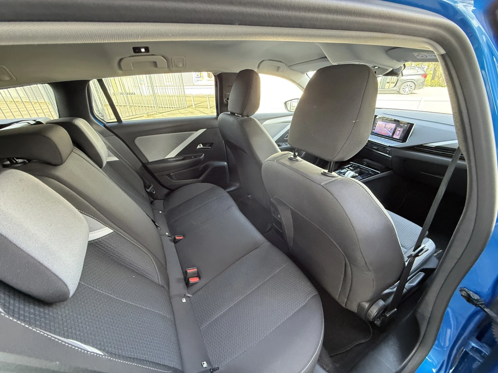 Opel Astra  Sports Tourer 1.6 Business, снимка 12 - Автомобили и джипове - 54414405