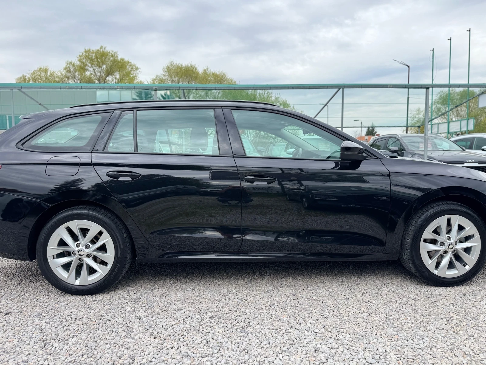 Skoda Octavia 1.5G-TEC Керамично покритие !!!! Топ , снимка 3 - Автомобили и джипове - 54454891