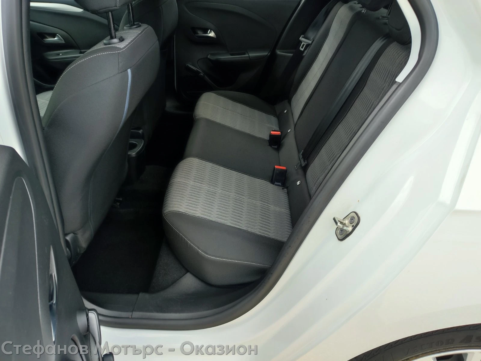 Opel Corsa Edition 1.2 (75HP) MT5, снимка 13 - Автомобили и джипове - 54560231