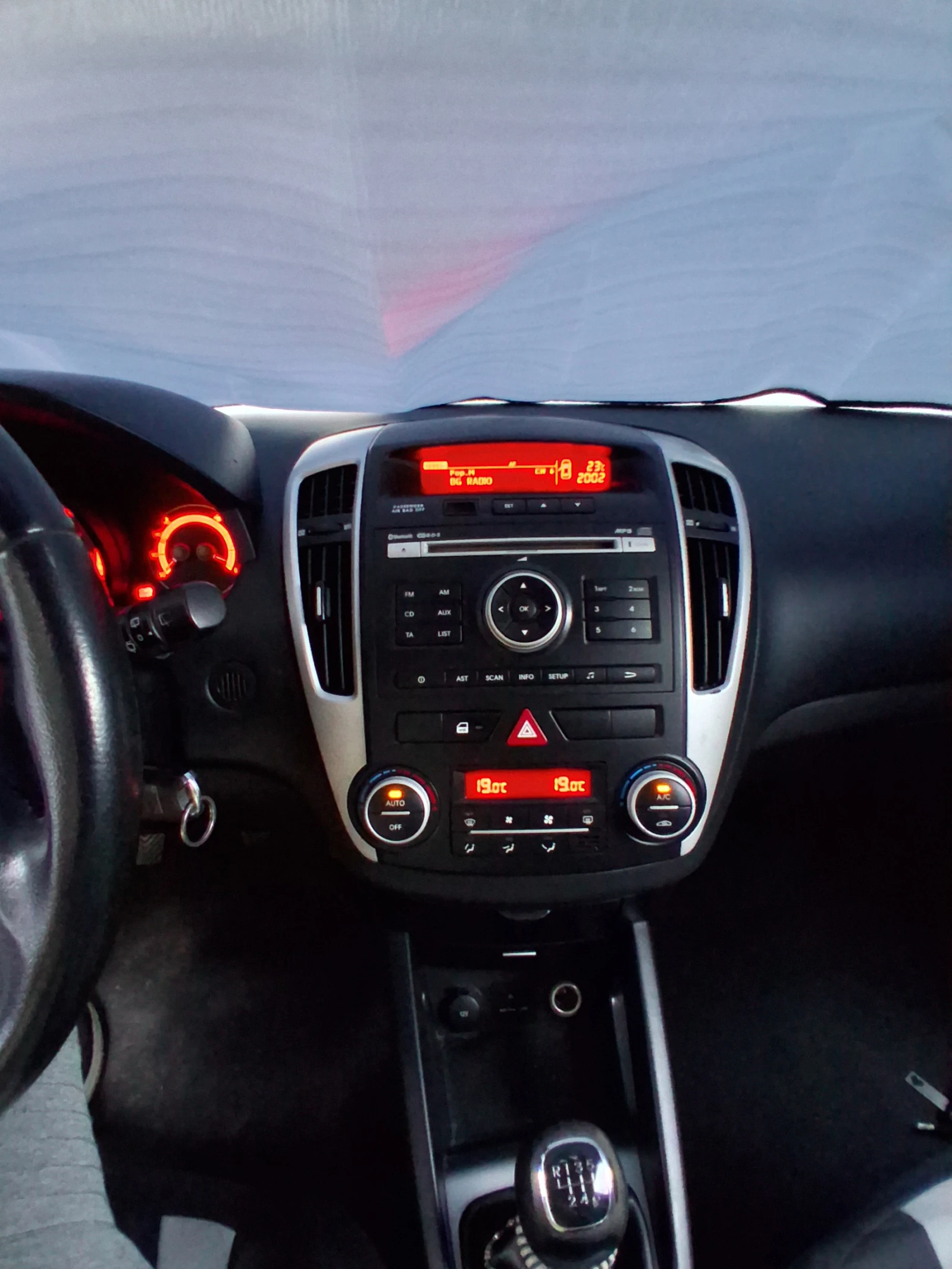 Kia Ceed, снимка 5 - Автомобили и джипове - 55645634