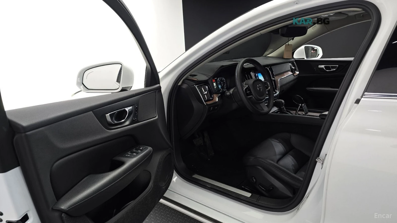 Volvo S60 T5* MOMENTUM* DISTRONIC* ПОДГРЕВ* КАМЕРА* ХЕДЪП* , снимка 8 - Автомобили и джипове - 55976744