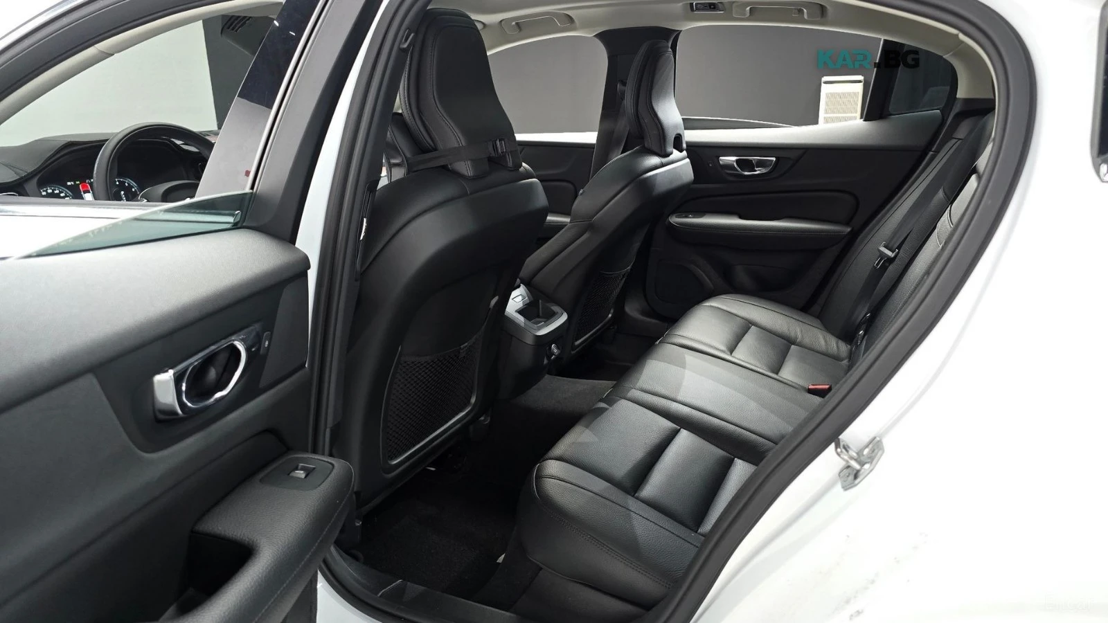 Volvo S60 T5* MOMENTUM* DISTRONIC* ПОДГРЕВ* КАМЕРА* ХЕДЪП* , снимка 9 - Автомобили и джипове - 55976744