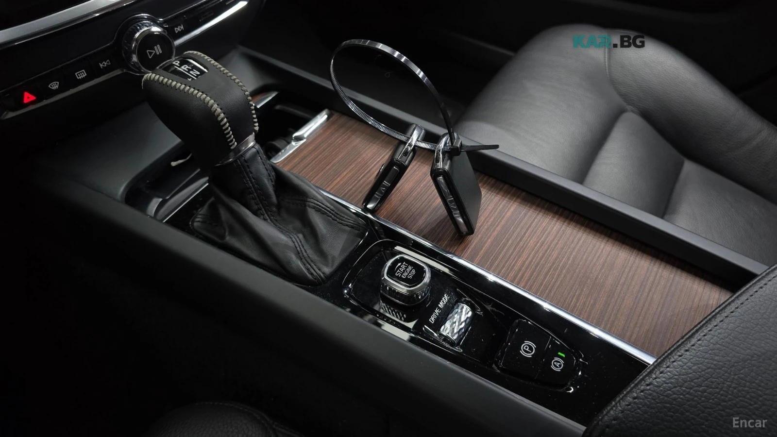 Volvo S60 T5* MOMENTUM* DISTRONIC* ПОДГРЕВ* КАМЕРА* ХЕДЪП* , снимка 10 - Автомобили и джипове - 55976744