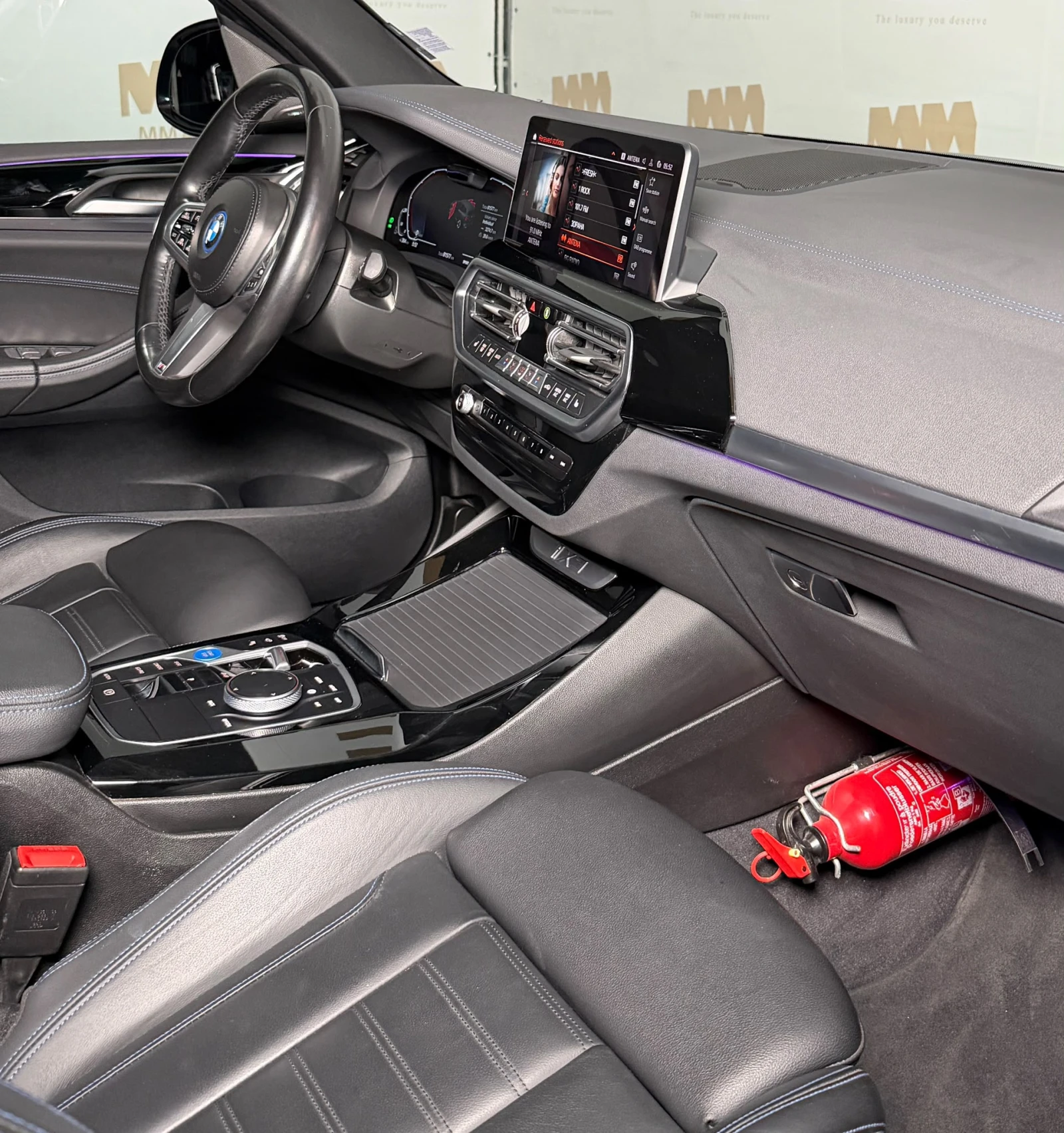 BMW iX3 M-Sport* HuD* Pano* H/K, снимка 11 - Автомобили и джипове - 56211163