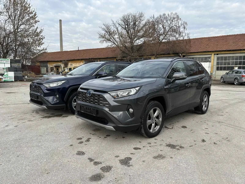 Toyota Rav4 НАЛИЧНА 2.5 4x4 COMFORT LED+ 2xPDC+ ACC+ DAB+ LM, снимка 5 - Автомобили и джипове - 49048129