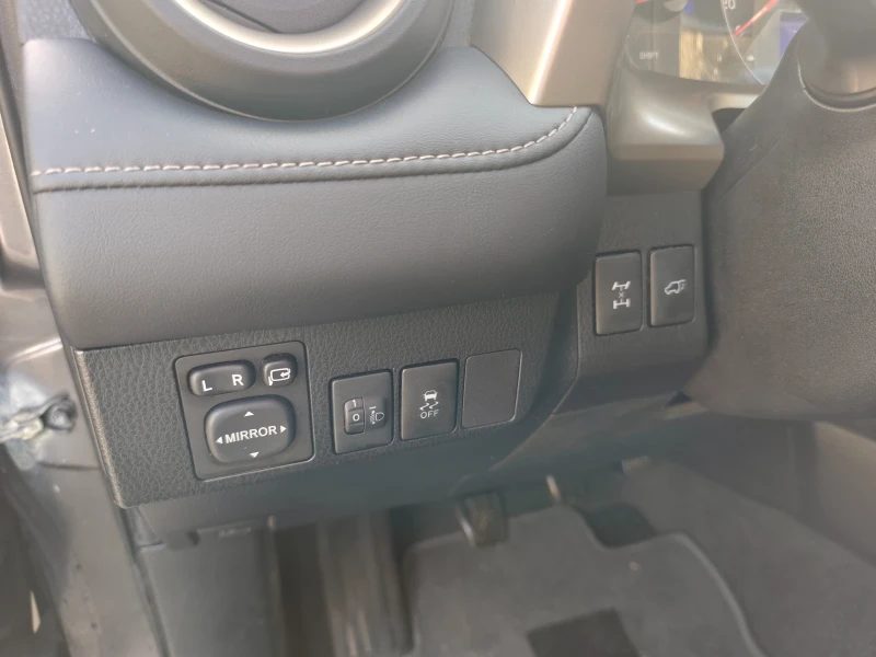 Toyota Rav4 4x4 2.2 D4D 150к.с 6 скорости , снимка 16 - Автомобили и джипове - 52565700