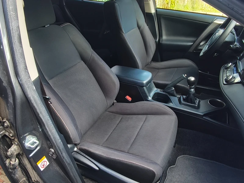 Toyota Rav4 4x4 2.2 D4D 150к.с 6 скорости , снимка 13 - Автомобили и джипове - 52565700