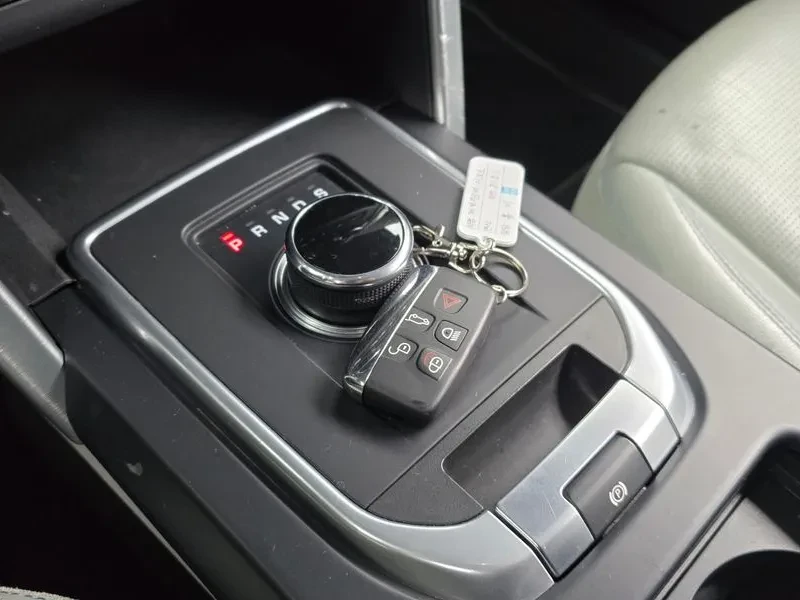 Land Rover Discovery Sport 2.0 Td4 Se, снимка 9 - Автомобили и джипове - 55690967
