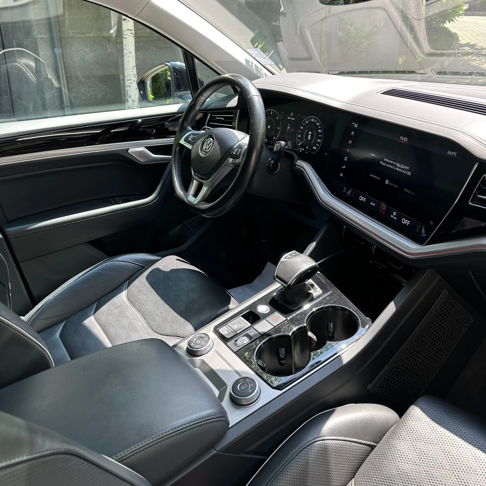 VW Touareg  V6 4MOTION R-Line - изображение 10