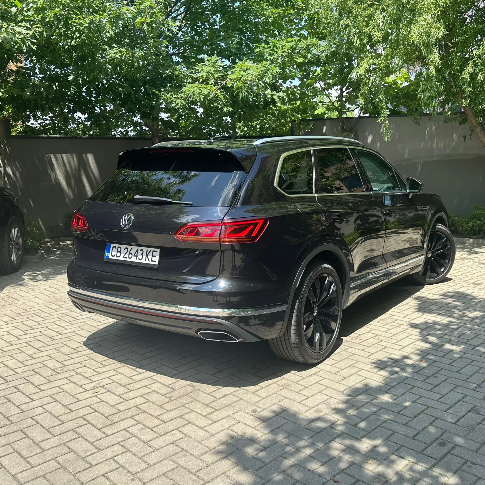 VW Touareg  V6 4MOTION R-Line - изображение 3