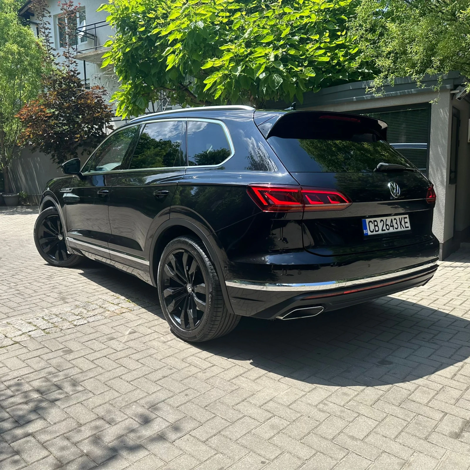 VW Touareg  V6 4MOTION R-Line - изображение 2
