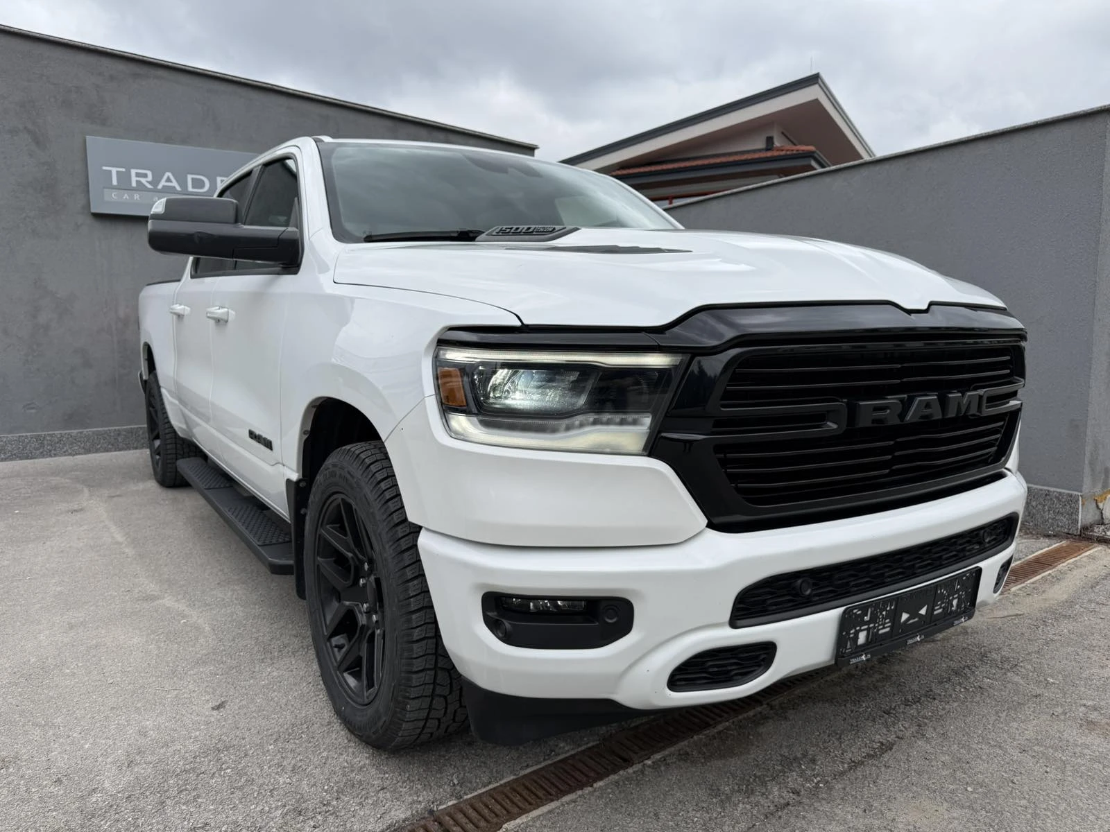 Dodge RAM 1500 5.7L CREW CAB LONG SPORT NIGHT EDITION - изображение 3
