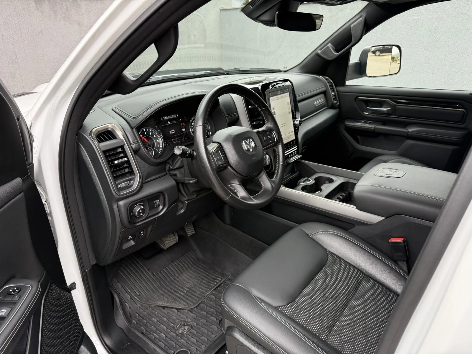Dodge RAM 1500 5.7L CREW CAB LONG SPORT NIGHT EDITION - изображение 10