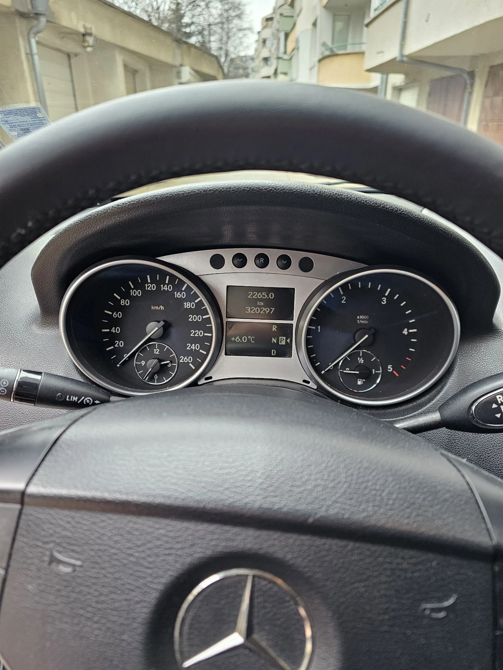 Mercedes-Benz ML 320  - изображение 10