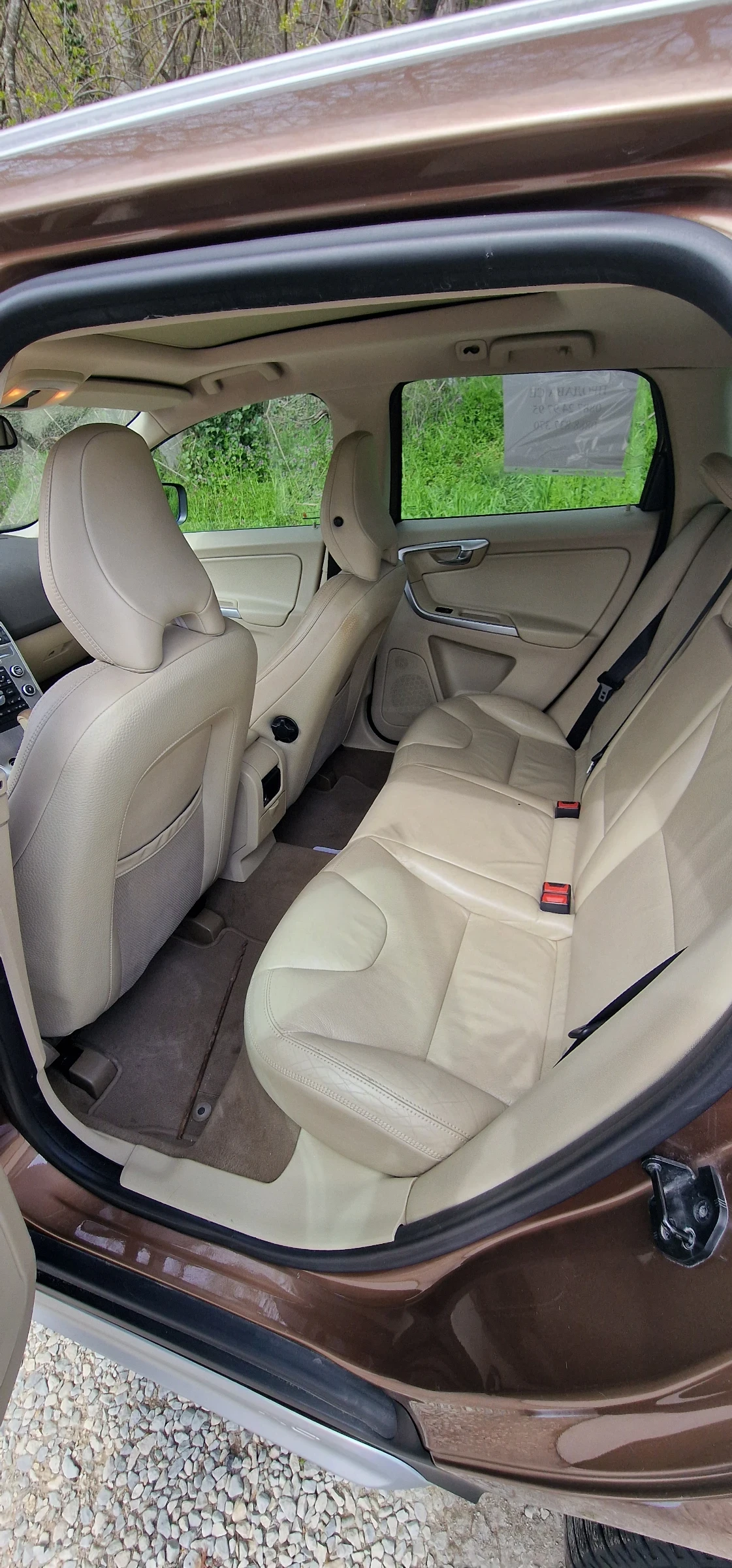 Volvo XC60 2.5 D5, снимка 3 - Автомобили и джипове - 54195574