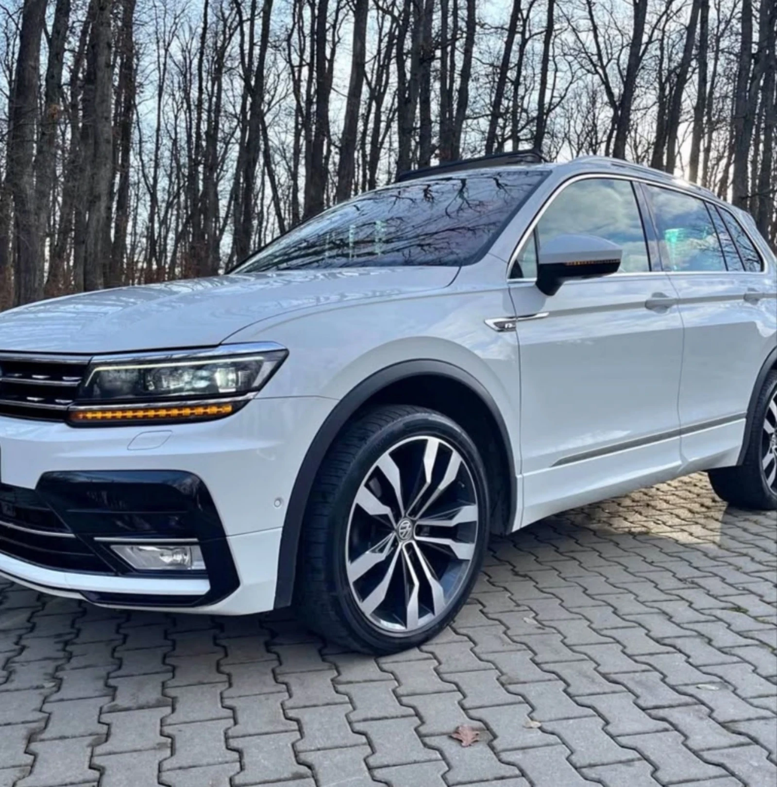 VW Tiguan R LINE, 4 MOTION, снимка 2 - Автомобили и джипове - 54297038