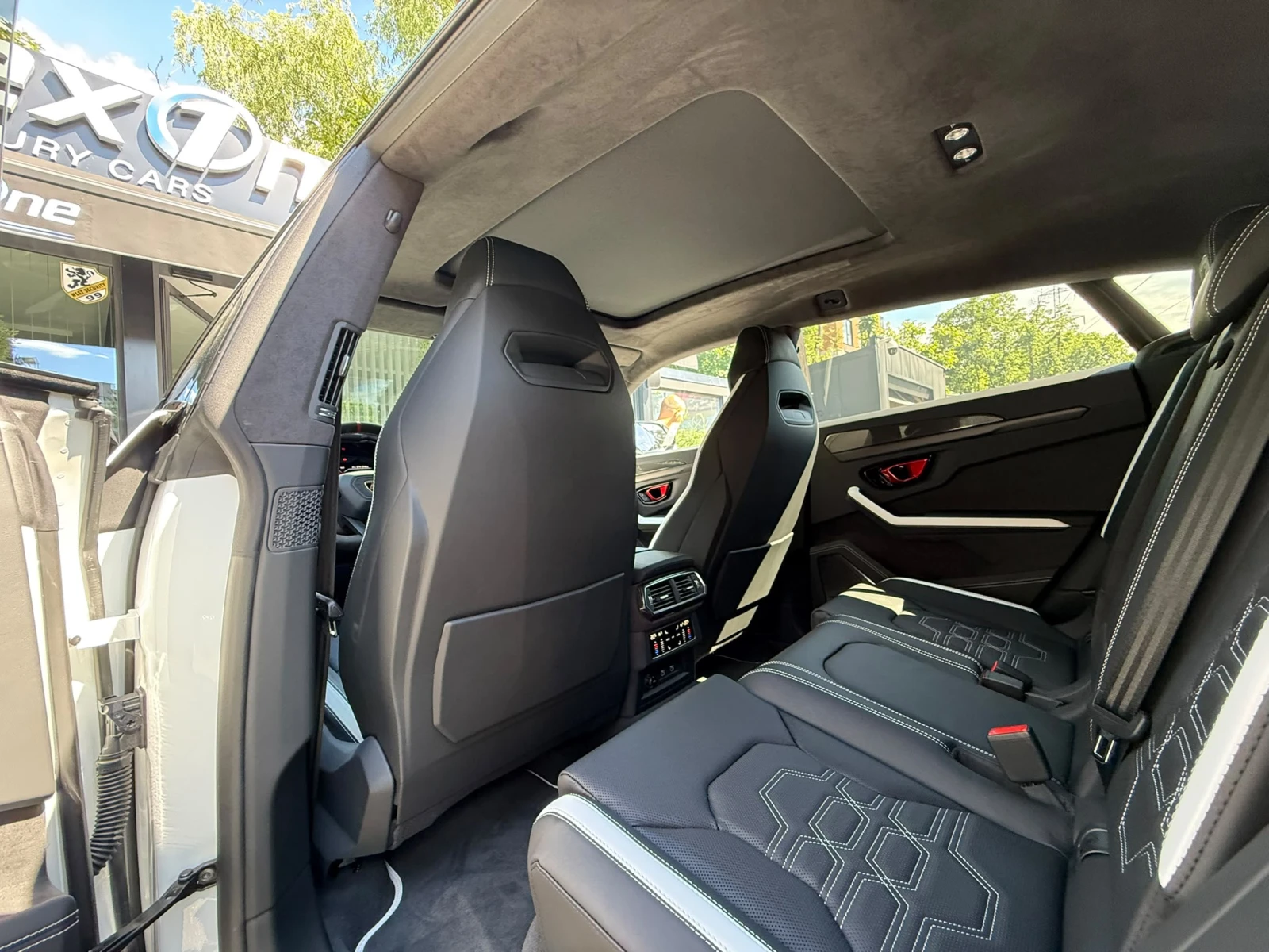 Lamborghini Urus SE/CARBON/CERAMIC/BANG&OLUFSEN, снимка 12 - Автомобили и джипове - 54937914