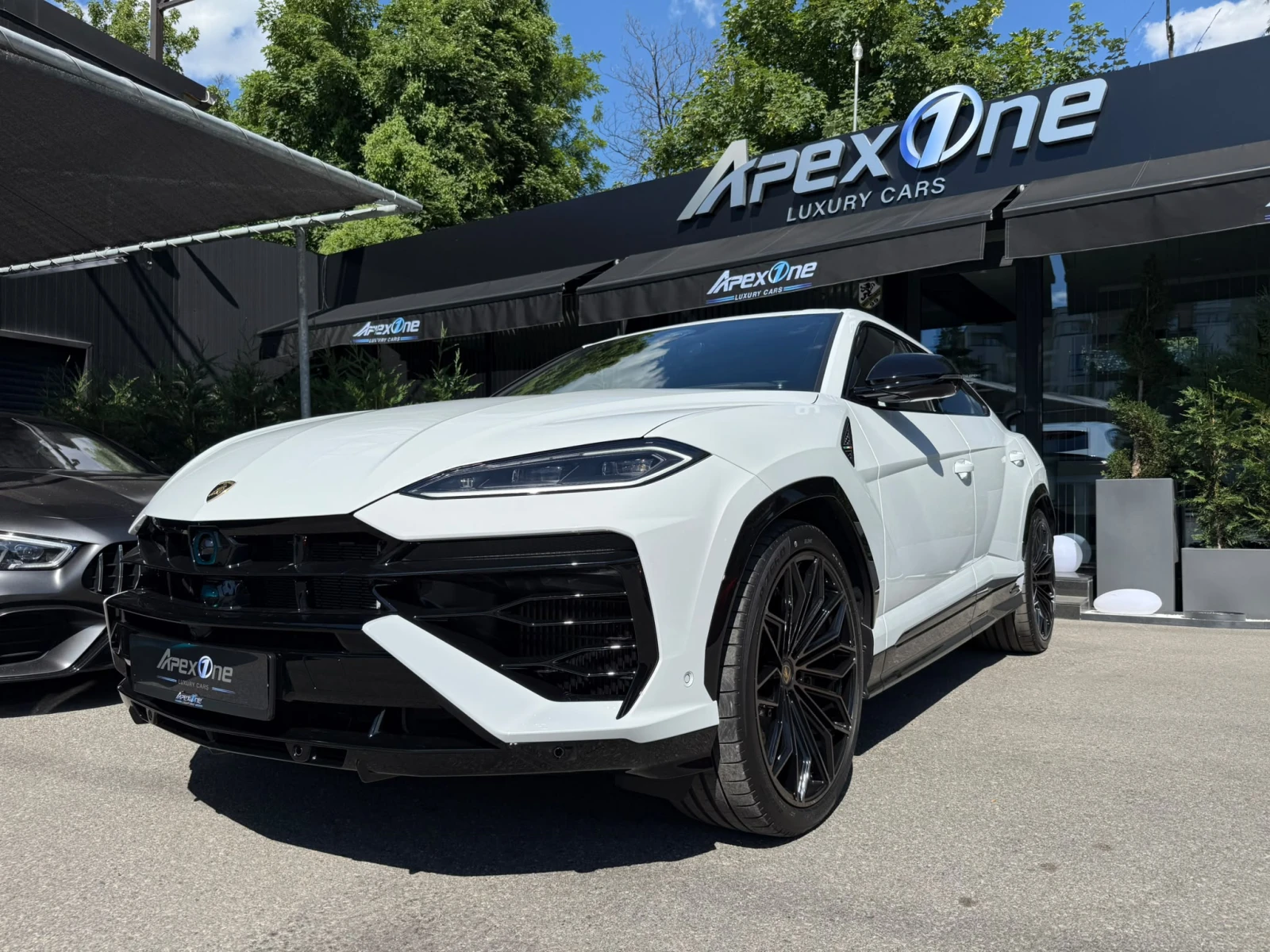 Lamborghini Urus SE/CARBON/CERAMIC/BANG&OLUFSEN, снимка 2 - Автомобили и джипове - 54937914