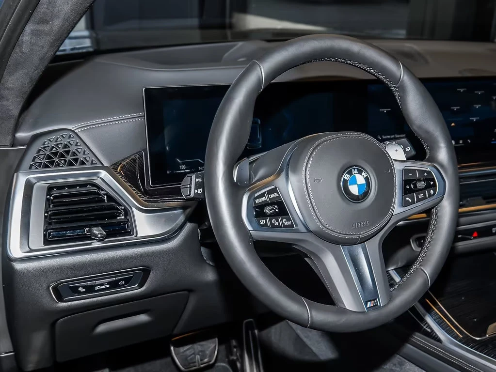 BMW X7 xDrive40d/352HP/M-SPORT/PANO/HUD/360/H&K/MEMO/531q, снимка 9 - Автомобили и джипове - 55404810