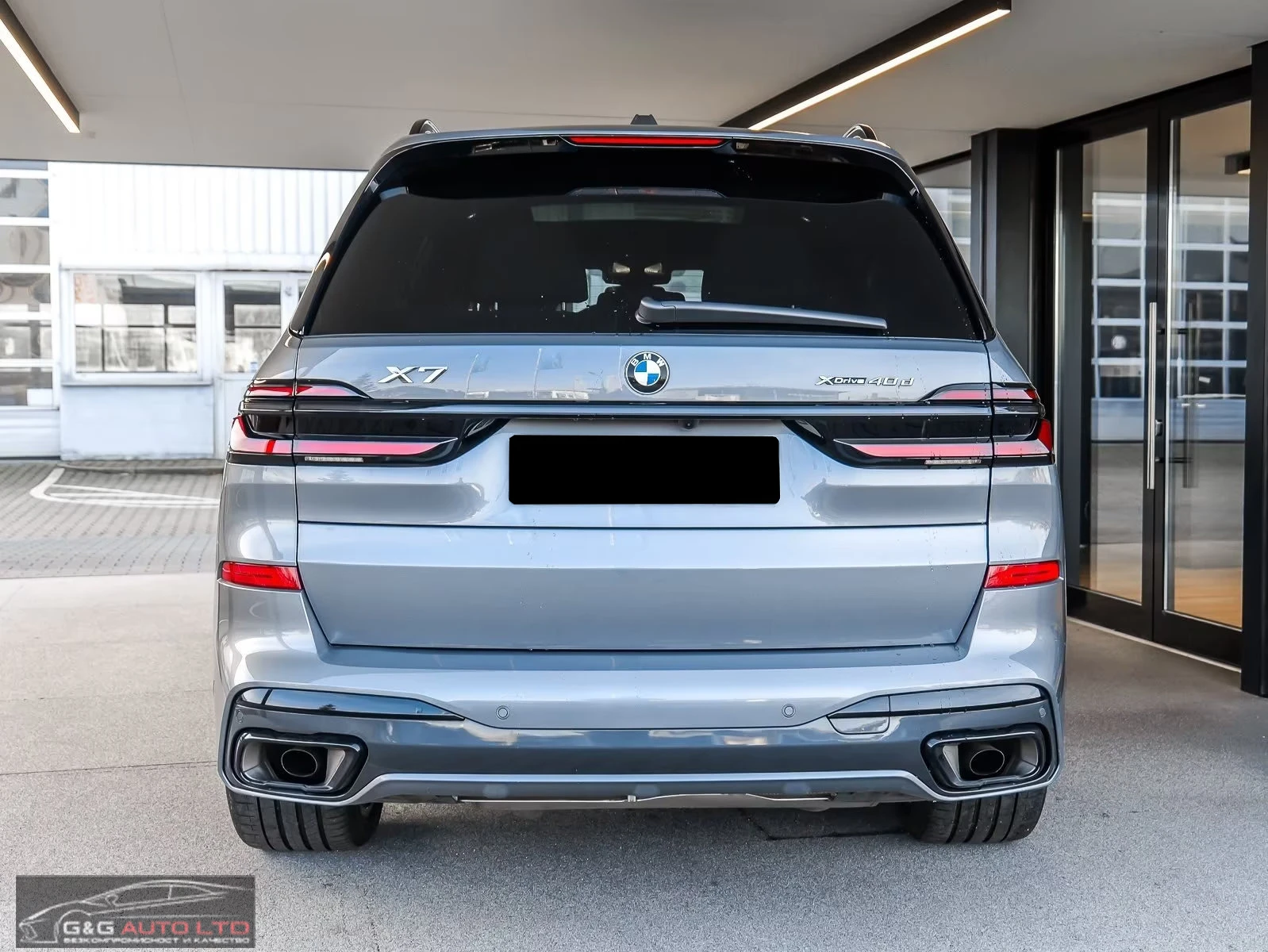 BMW X7 xDrive40d/352HP/M-SPORT/PANO/HUD/360/H&K/MEMO/531q, снимка 4 - Автомобили и джипове - 55404810