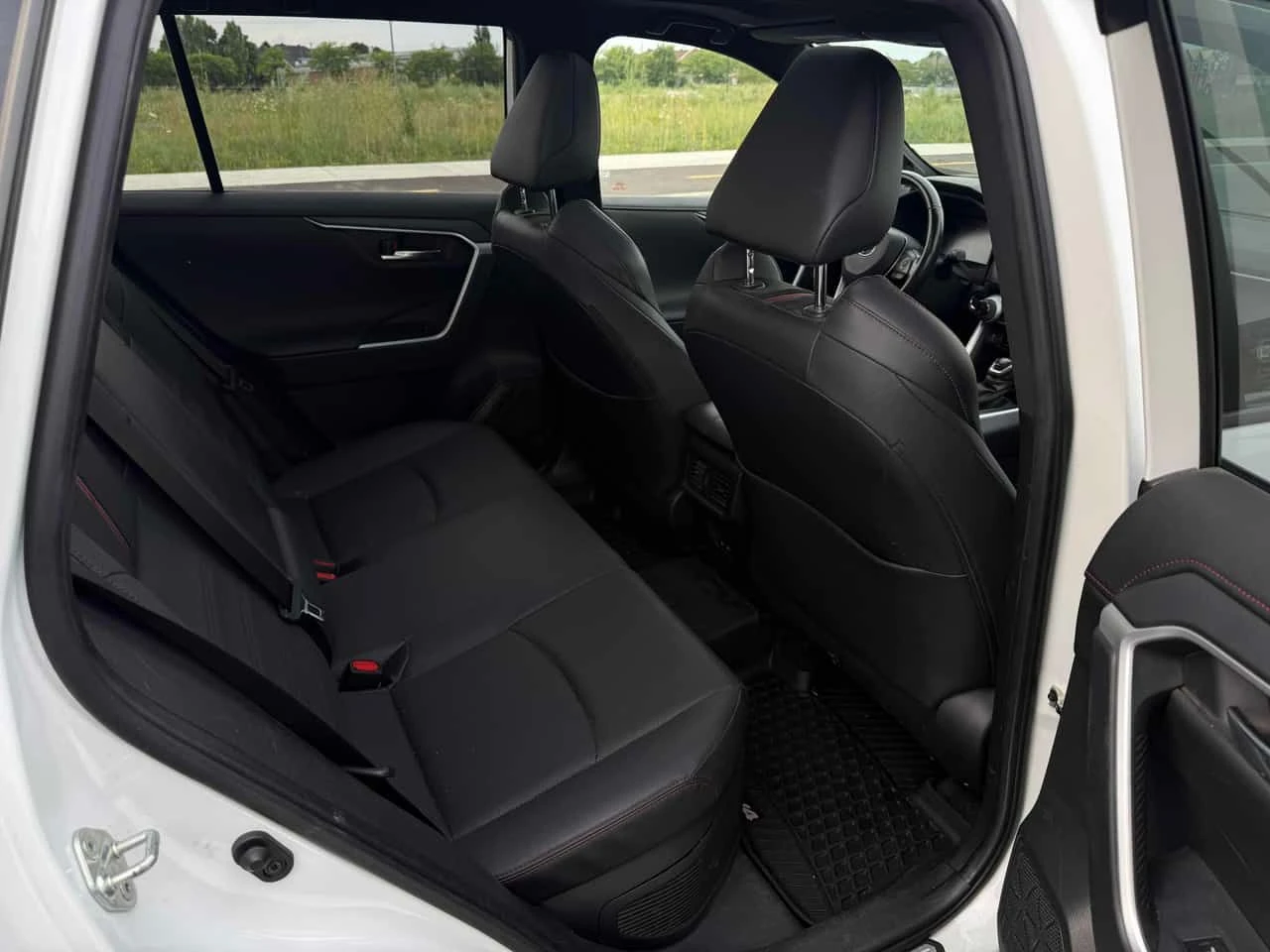 Toyota Rav4 * AWD * АВТОКРЕДИТ БЕЗ ПЪРВОНАЧАЛНА ВНОСКА* , снимка 15 - Автомобили и джипове - 55511294