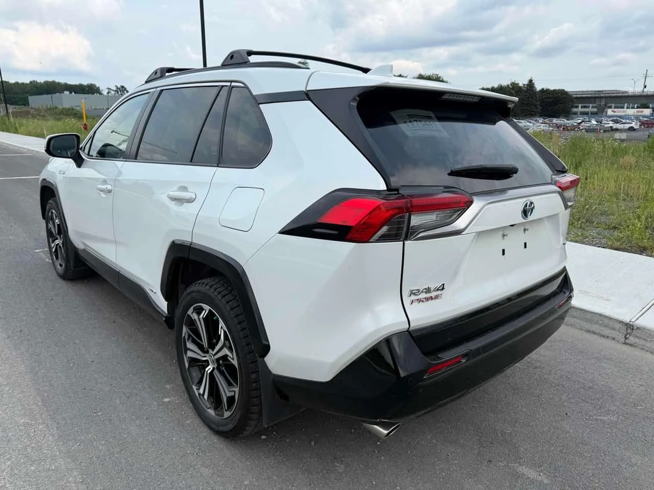 Toyota Rav4 * AWD * АВТОКРЕДИТ БЕЗ ПЪРВОНАЧАЛНА ВНОСКА* , снимка 2 - Автомобили и джипове - 55511294