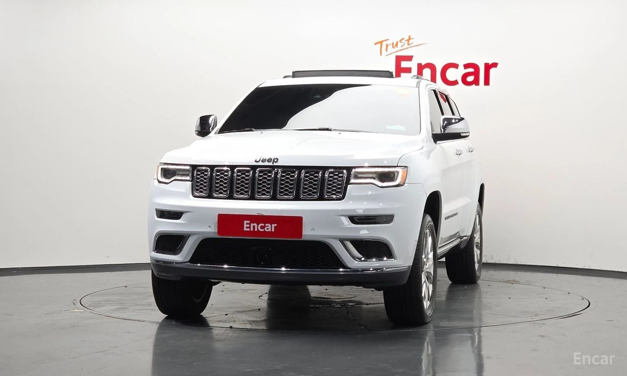 Jeep Grand cherokee 3.6* V6* 8ZF* SUMMIT* ДИСТРОНИК* ОБДУХВАНЕ* LANE* , снимка 3 - Автомобили и джипове - 55522431