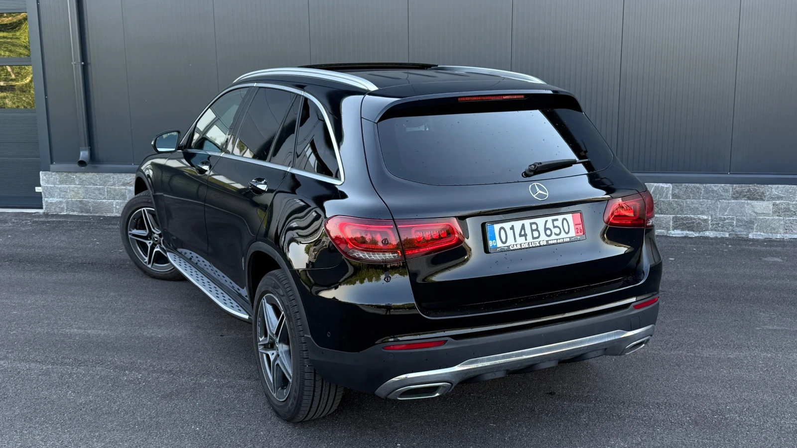 Mercedes-Benz GLC 300 AMG, 9G tronic, KEYLESS GO, снимка 3 - Автомобили и джипове - 55739107