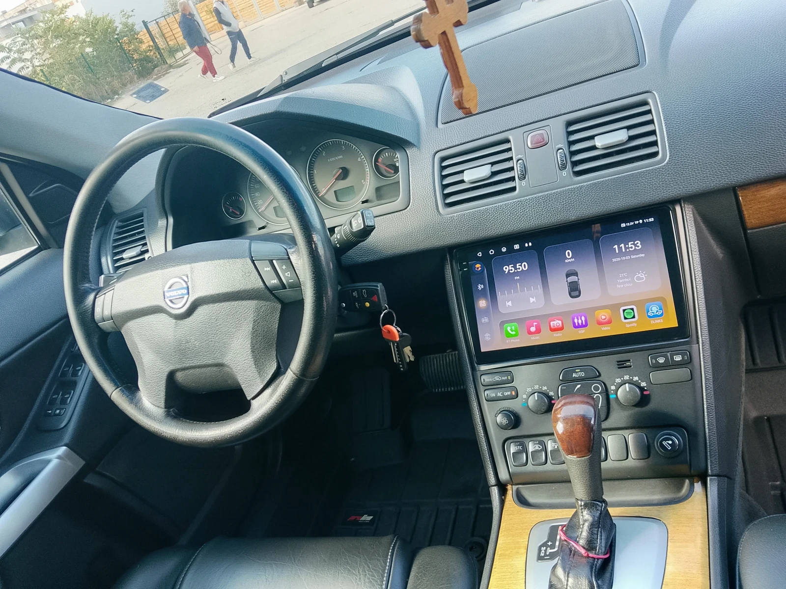 Volvo Xc90 2.4, снимка 9 - Автомобили и джипове - 56335492