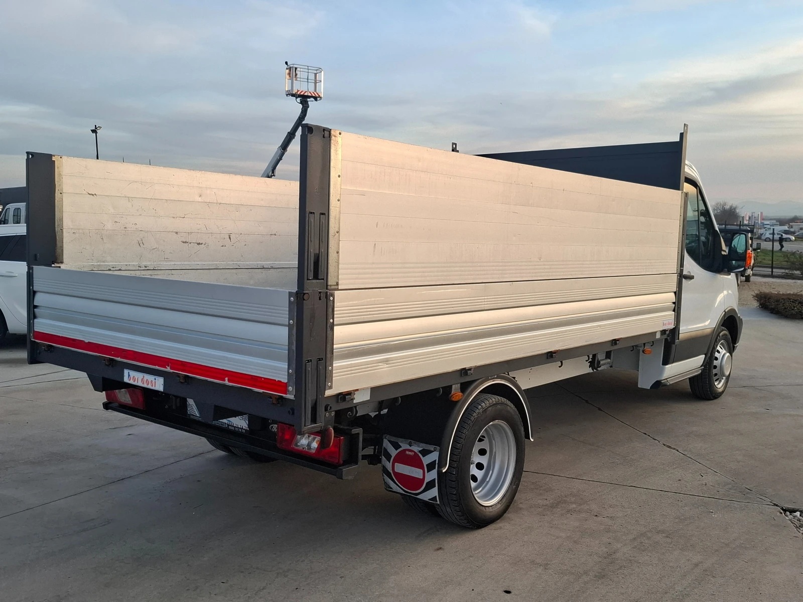 Ford Transit До3.5т/Euro6B/Климатик - изображение 4