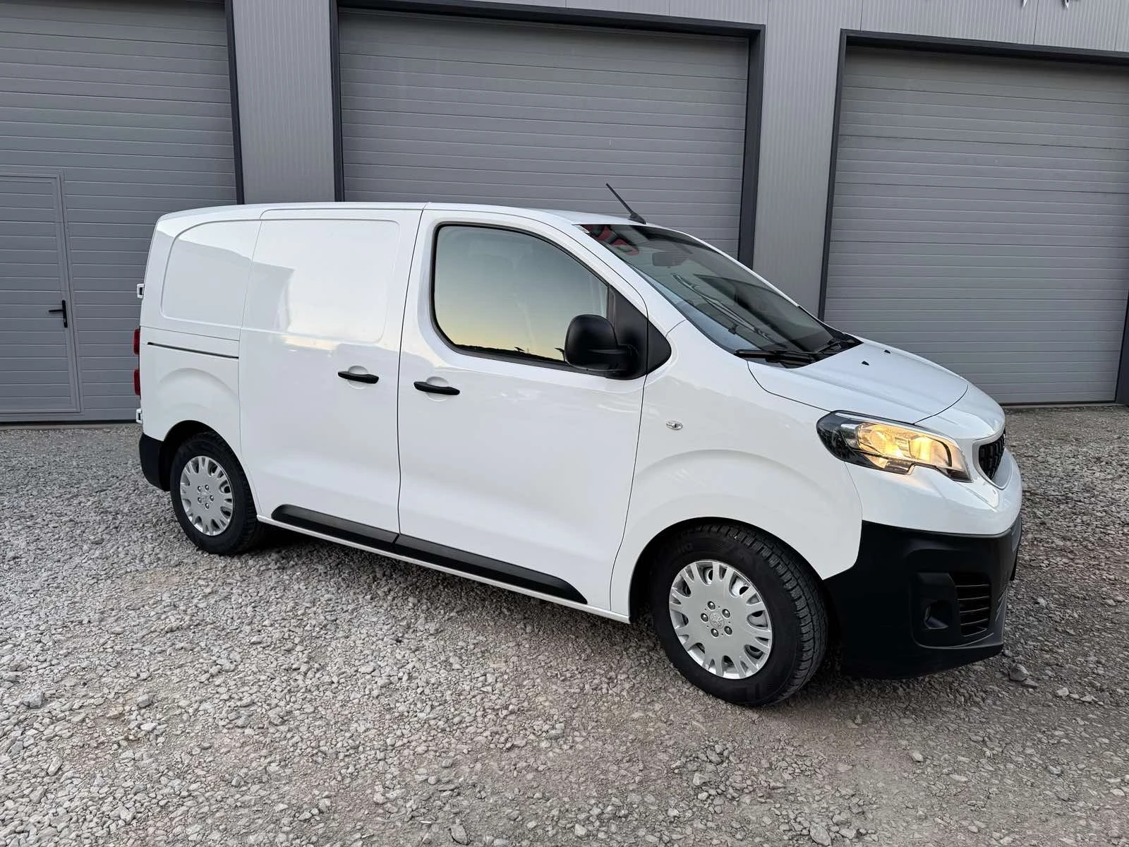 Peugeot Expert 1.6HDI* KLIMA* EVRO6, снимка 3 - Бусове и автобуси - 54940495