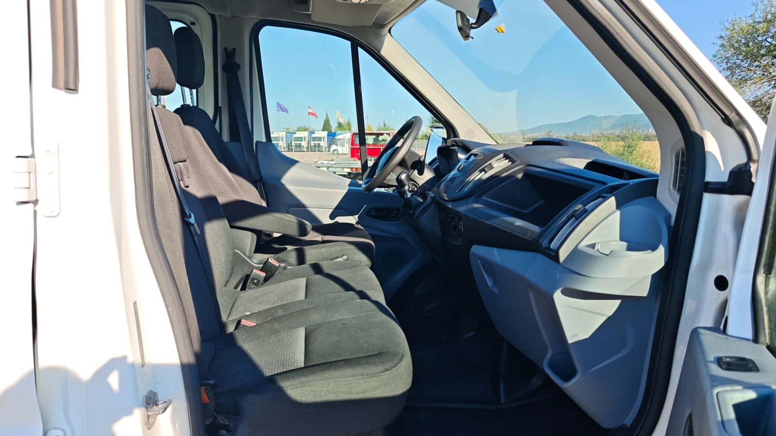 Ford Transit 2.0TDCI, снимка 12 - Бусове и автобуси - 56011279