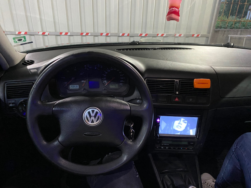 VW Golf 1.9 4 motion, снимка 4 - Автомобили и джипове - 46431706