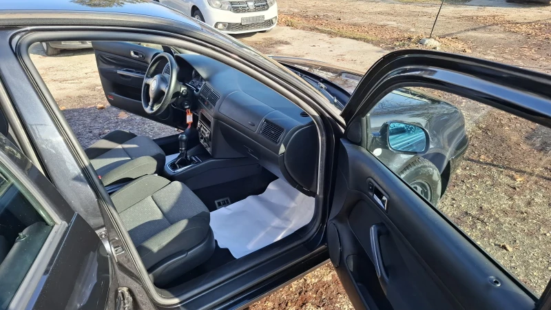 VW Golf 1.9TDI/101КС, снимка 12 - Автомобили и джипове - 48831844