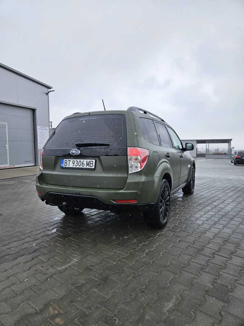 Subaru Forester Джип, снимка 2 - Автомобили и джипове - 49171279