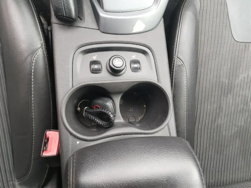 Ford Focus 2.0 CDTI/Titanium, снимка 8 - Автомобили и джипове - 52356516