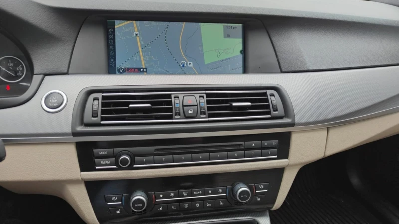 BMW 550 * 550i xDrive * CARFAX * БЕЗ ПЪРВОНАЧАЛНА ВНОСКА, снимка 10 - Автомобили и джипове - 53026346