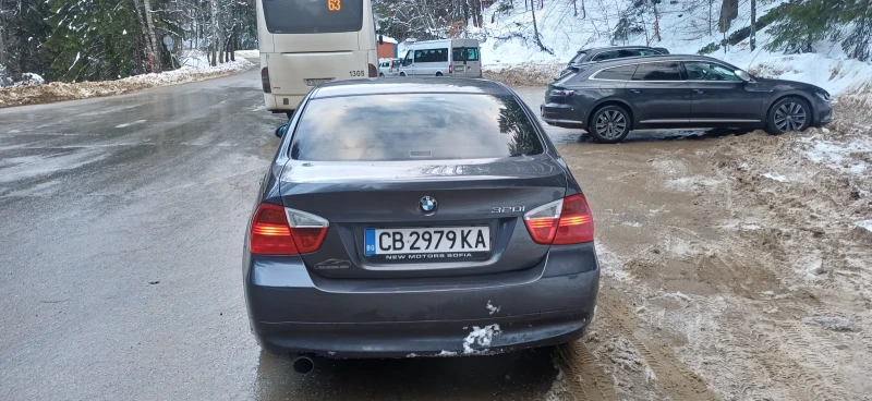 BMW 320 i, снимка 4 - Автомобили и джипове - 53178801