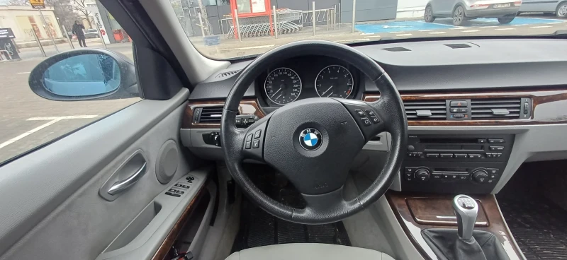 BMW 320 i, снимка 6 - Автомобили и джипове - 53178801