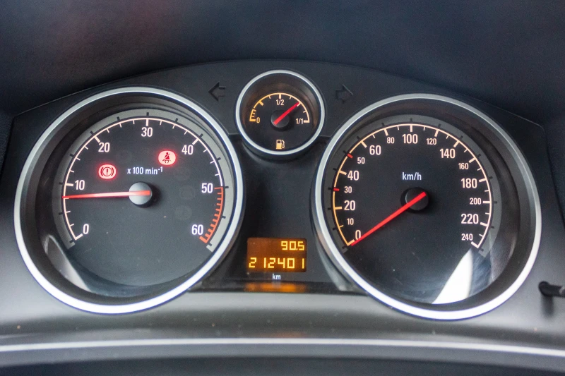 Opel Zafira, снимка 14 - Автомобили и джипове - 53209339