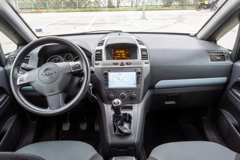 Opel Zafira, снимка 9 - Автомобили и джипове - 53209339