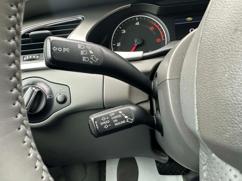 Audi A4 2.0 TDI Attraction, снимка 16 - Автомобили и джипове - 53523547