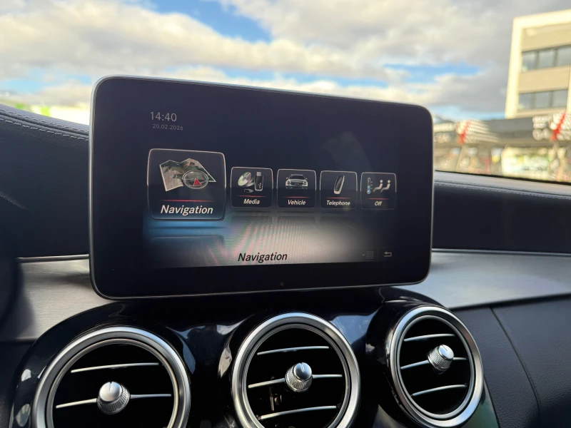 Mercedes-Benz C 250 AMG Line | FULL EXTRAS | Distronic Plus | HUD | LE, снимка 12 - Автомобили и джипове - 53563260