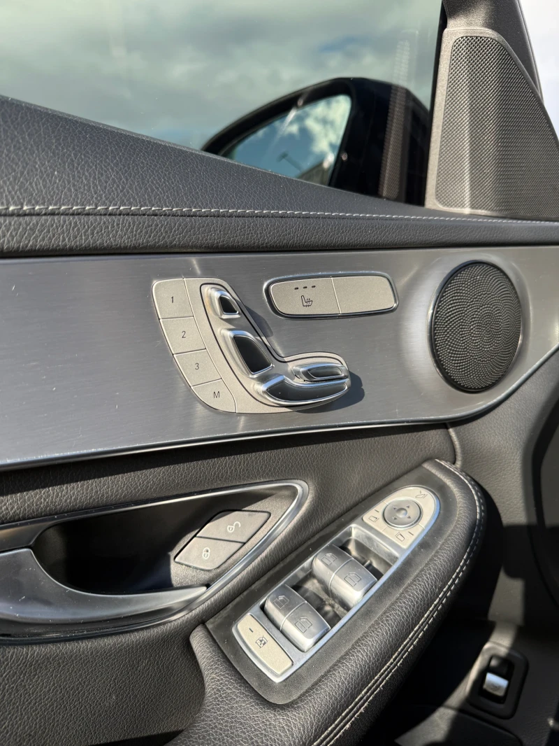 Mercedes-Benz C 250 AMG Line | FULL EXTRAS | Distronic Plus | HUD | LE, снимка 8 - Автомобили и джипове - 53563260
