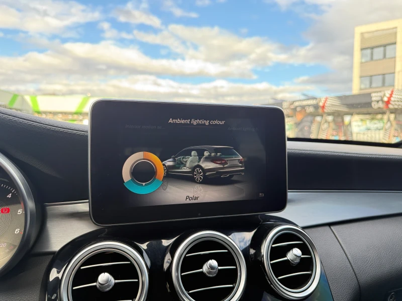 Mercedes-Benz C 250 AMG Line | FULL EXTRAS | Distronic Plus | HUD | LE, снимка 15 - Автомобили и джипове - 53563260