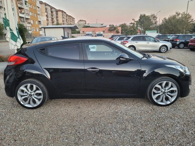 Hyundai Veloster  1.6i-AVTOMATIC/СЕРВ-ИСТОРИЯ-ШВЕЙЦАРИЯ - изображение 4