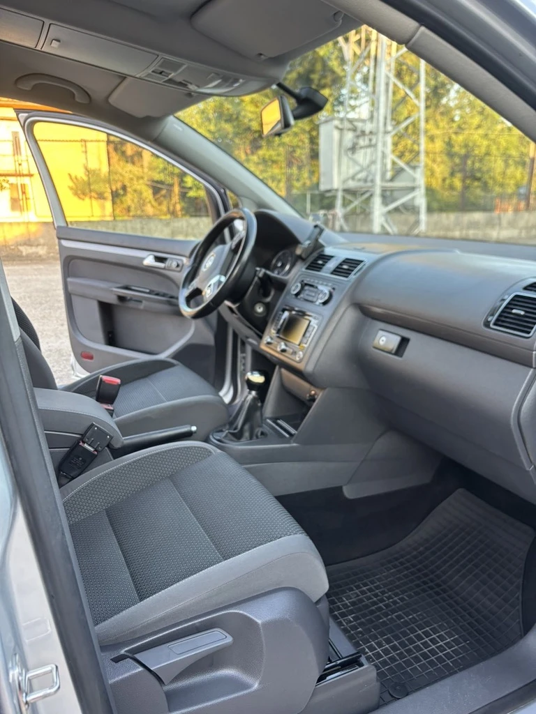 VW Touran, снимка 10 - Автомобили и джипове - 55626269